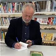 Profesor con experiencia profesional y docente en el ámbito de la Comunicación